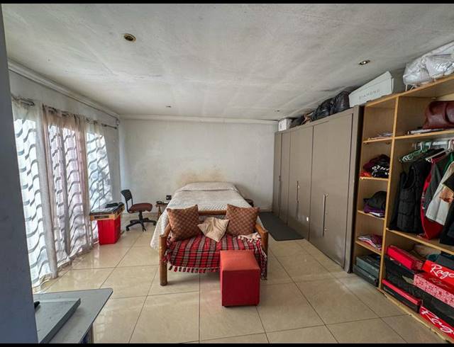 3 BEDROOM HOUSE FOR SALE IN MONDEOR